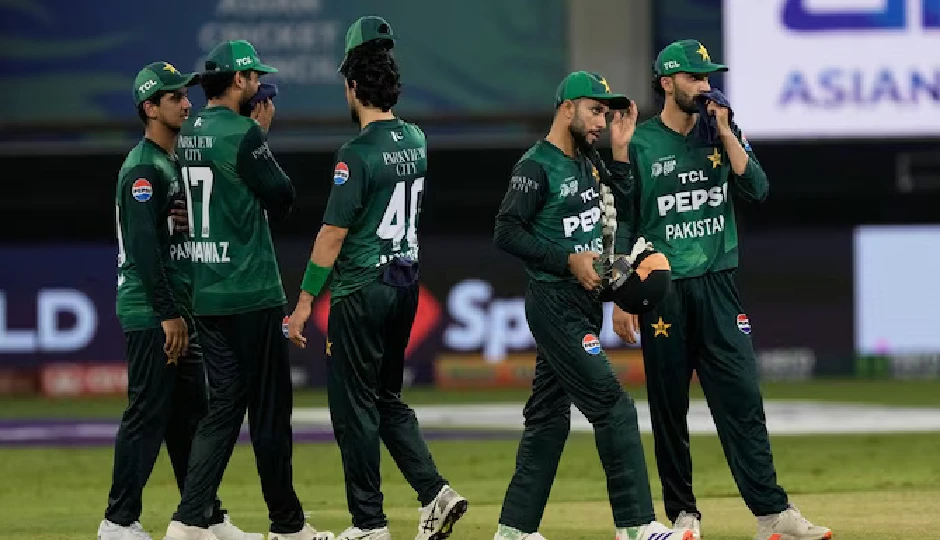 हाथ मिलाने से इनकार पर विवाद गहराया, पाकिस्तान ने भारतीय खिलाड़ियों और रेफरी के खिलाफ दर्ज कराया विरोध