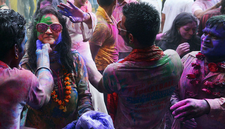 around the world,festivals of india,festival of colors,places were holi is played around the world,holi special,holi 2018