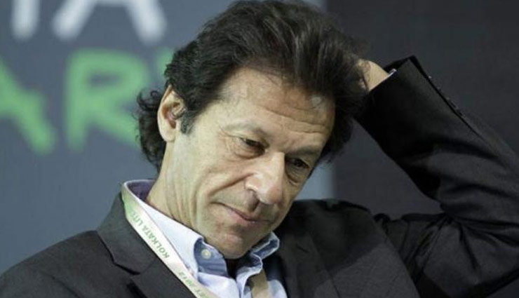 पाकिस्तान को लगे 2 झटके, पहला - ठुकराई गई कश्‍मीर पर खुली चर्चा की मांग, दूसरा - अमेरिका ने आर्थिक मदद कर दी आधी