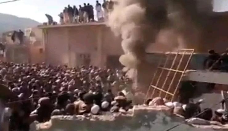 पाकिस्तान : सुप्रीम कोर्ट ने दिया आदेश, दो सप्ताह में फिर बनाएं मंदिर, तोड़फोड़ करने वाले ही उठाएंगे खर्चा