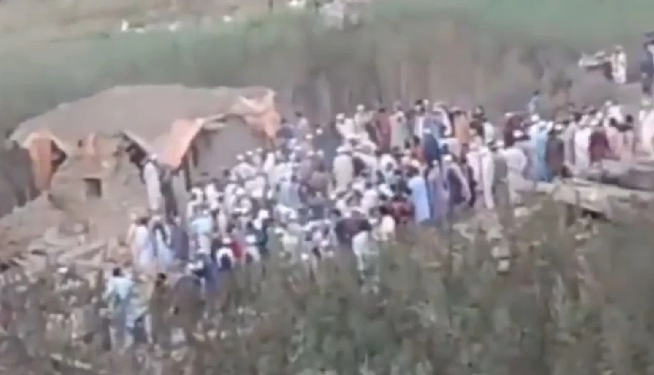 पाकिस्तान की बड़ी चूक: अपने ही नागरिकों पर बरसाए बम, 30 निर्दोषों की मौत