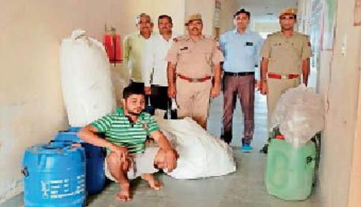 राजस्थान : नकली अंग्रेजी शराब का खेल, पुलिस ने की कारवाई, जब्त किए शराब बनाने के उपकरण