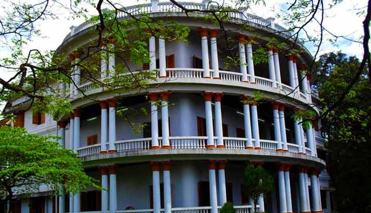 tourist places in kochi,best places to visit in kochi,top attractions in kochi,kochi travel guide,things to do in kochi,kochi sightseeing spots,famous places in kochi,must-visit in kochi,kochi tourism