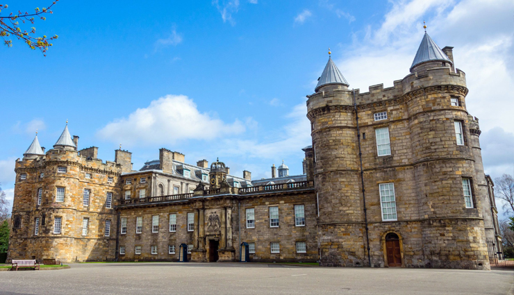 edinburgh,amazing attractions in edinburgh,10 amazing attractions in edinburgh,national museum of scotland,camera obscura and world of illusions,edinburgh castle,palace of holyroodhouse,scottish national gallery,greyfriars kirkyard,the real mary kings close,the scotch whisky experience,royal botanic garden,royal yacht britannia,holidays,travel guide,travel tips