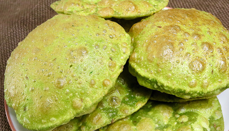 Recipe- Palak Puri For Winter nights