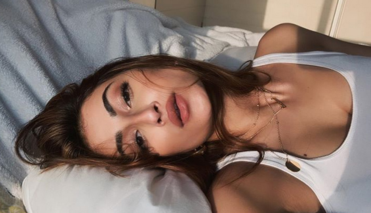 श्वेता तिवारी की बेटी पलक ने सोशल मीडिया पर शेयर की बेडरूम तस्वीरें, खूब वायरल हो रही हैं फोटोज