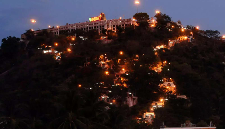 palani murugan temple history,sacred gem of dindigul,palani murugan legend,dindigul temple heritage,significance of palani murugan,religious history of dindigul,lord murugans dindigul connection,pilgrimage to palani murugan,dindiguls spiritual heritage,palani temple story