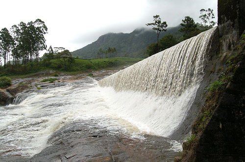 kerala,munnar,munnar tourist places,tea museum,atukkad waterfalls,palli vasal,mettupatty