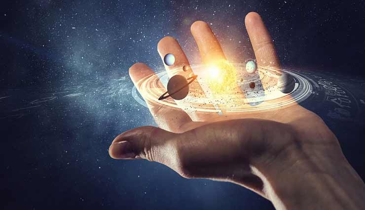 हथेली की रेखाओं के अनुसार करें देवी-देवता का पूजन, बनेंगे शुभ संयोग