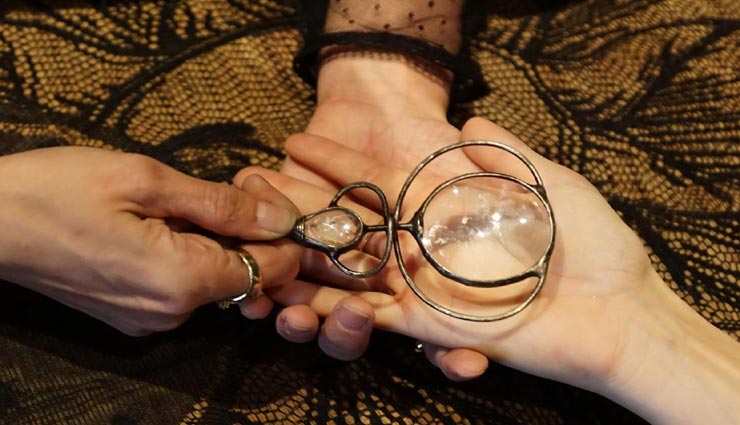 आपकी उंगलियां खोलती हैं जीवन के कई राज, जानें किस तरह लगाए इनका पता