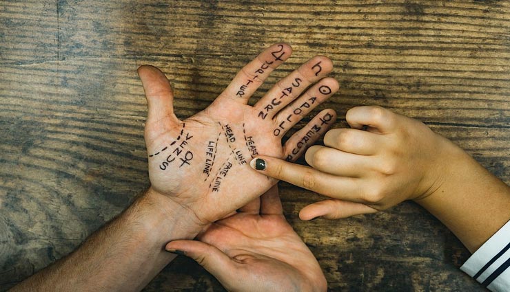 astrology tips,astrology tips in hindi,palmistry,money problem signs