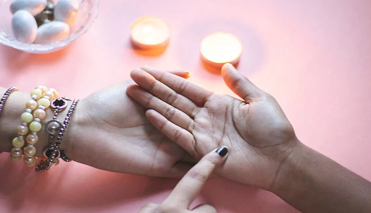 अपनी हथेली की रेखाओं से जाने किस क्षेत्र में करियर बनाना रहेगा बेहतर, मिलेगी सफलता astrology tips,astrology tips in hindi,palmistry,career sign