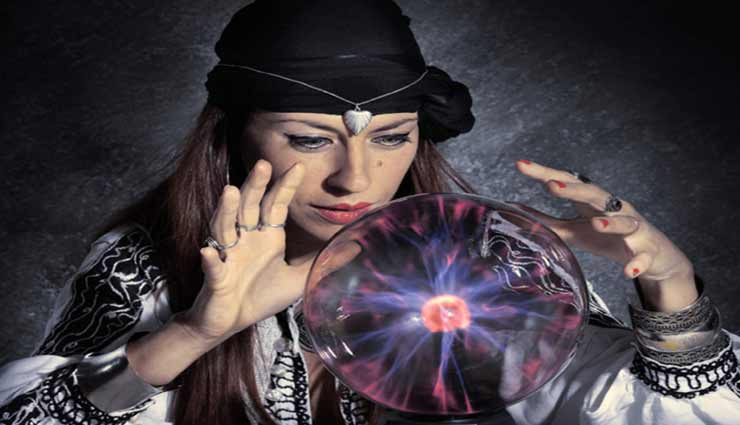 astrology tips,astrology tips in hindi,palmistry,financial crisis