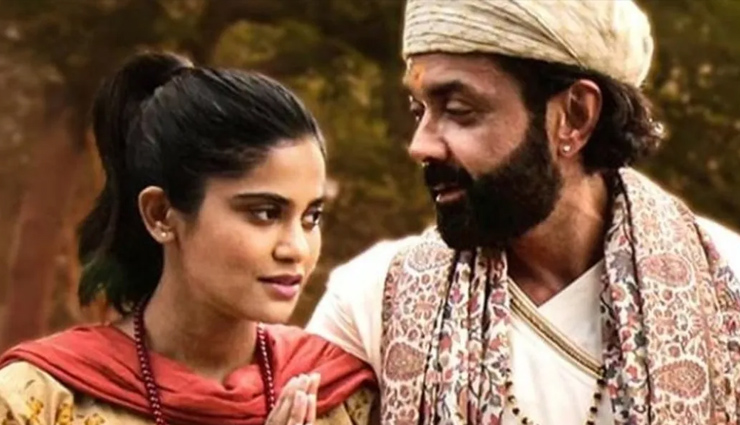 भोली- भाली पम्मी पहलवान ने पहन ली इतनी हॉट ड्रेस, फिर बेड पर बैठकर..., देखें वीडियो