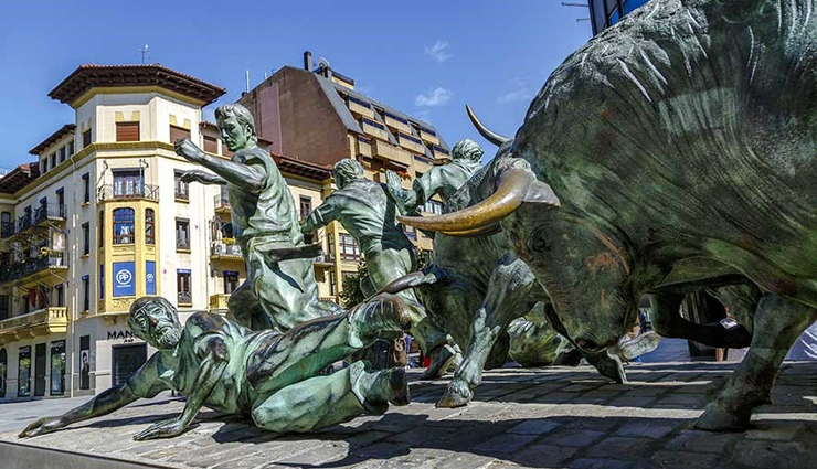 tourist places where death toll are highest,glass walkways,action park,machu picchu,mount everest,grand canyon,skellig michael,half dome,pamplona,aokigahara forest,new south wales,australia,travel,holidays,travel guide