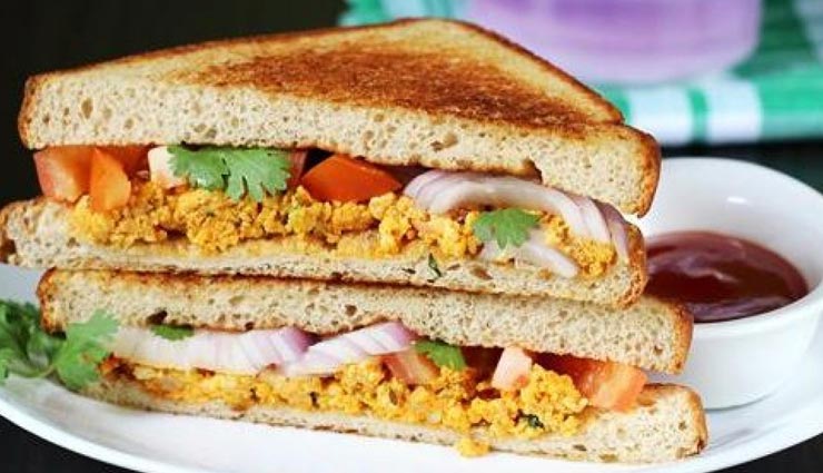 ब्रेकफास्ट स्पेशल में बनाए 'पनीर भुर्जी सैंडविच' #Recipe