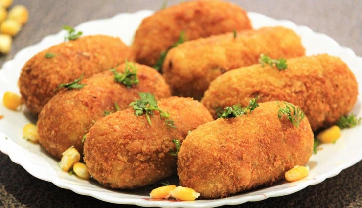 चटपटे 'पनीर कॉर्न रोल' से बनाए साल का पहला दिन स्पेशल #Recipe