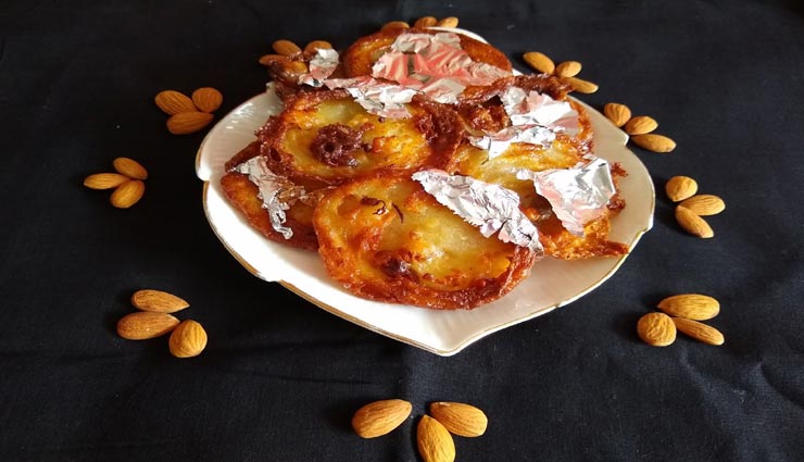 लॉकडाउन रेसिपी : मीठे में आज ट्राई करें 'पनीर मालपुआ'