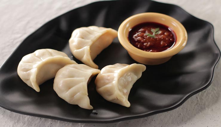 मैदा नहीं आटे से बनाए घर पर मोमोज, मिनटों में होंगे तैयार #Recipe
