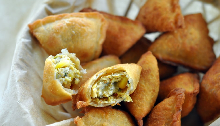 पनीर समोसा : इस डिश का ऐसा जादू कि इसकी ओर अपने आप खिंचे चले आएंगे #Recipe