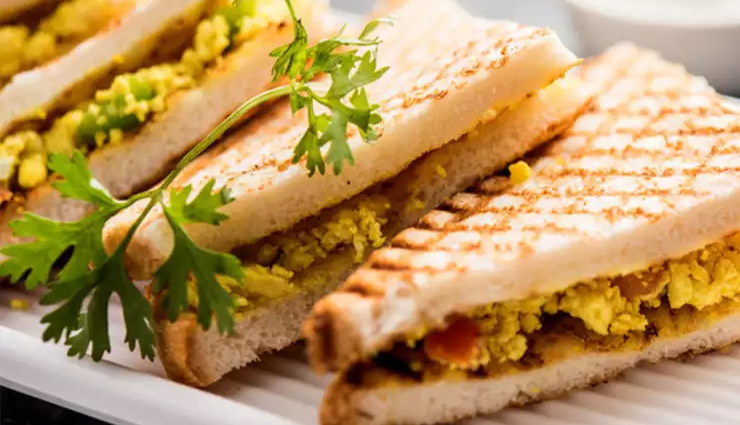 Recipe- Street Style Grilled Paneer Sandwich
