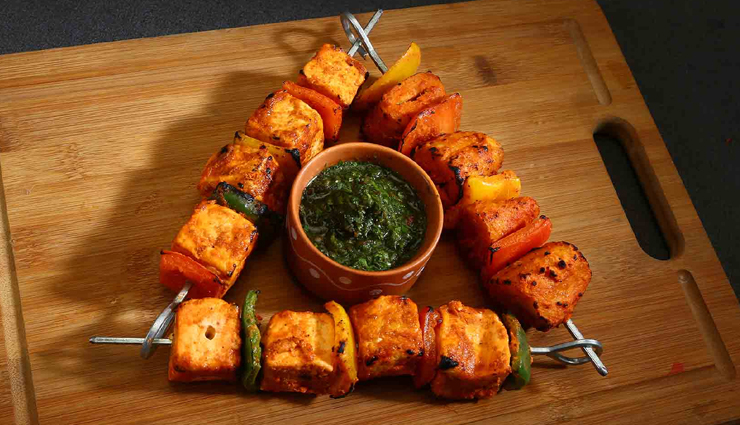 Paneer Tikka: A Sizzling Delight of Grilled Paneer Cubes