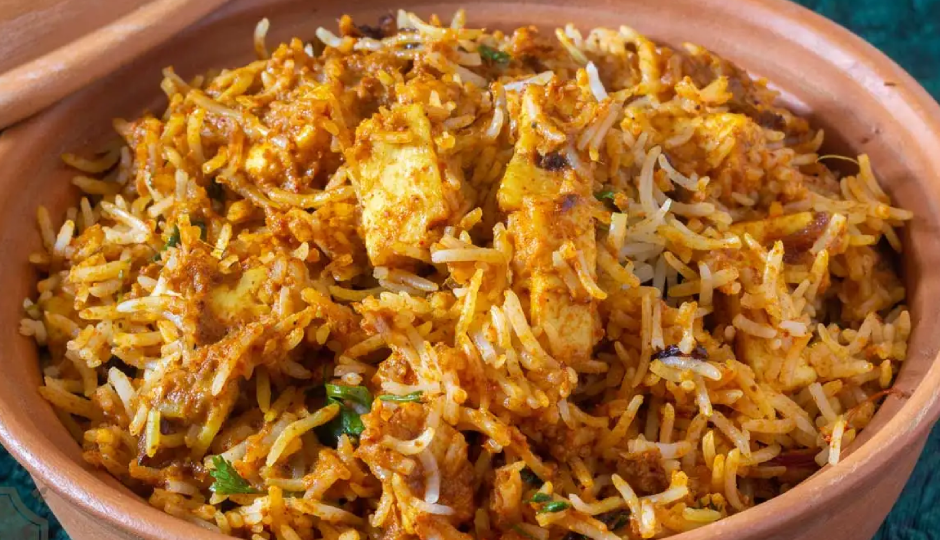 पनीर मखनी बिरयानी : डिनर में इस शानदार डिश से पूरे परिवार का दिल हो जाएगा खुश #Recipe paneer makhani biryani,paneer makhani biryani ingredients,paneer makhani biryani recipe,paneer makhani biryani dinner,paneer makhani biryani tasty,paneer makhani biryani delicious,paneer makhani biryani favorite