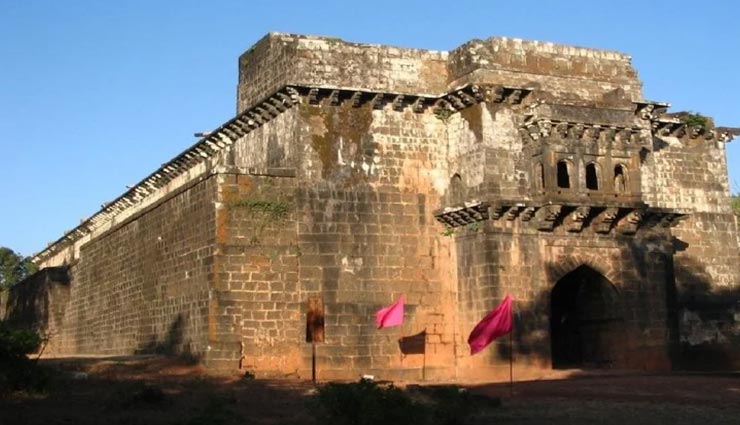 आखिर क्यों कहा जाता हैं इस दुर्ग को 'सांपों का किला', रहस्य चौंकाने वाले weird news,weird information,home of serpents,panhala fort