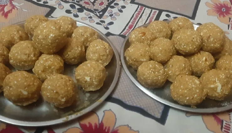 panjiri ladoo,panjiri ladoo ingredients,panjiri ladoo recipe,panjiri ladoo sweet dish,panjiri ladoo winter,panjiri ladoo janmashthmi,panjiri ladoo healthy
