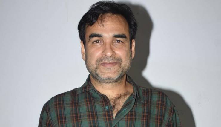 pankaj tripathi,actor pankaj tripathi,rajesh tiwari,pankaj tripathi sister,savita tiwari,car accident,road accident