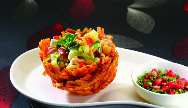 स्पाइसी पापड़ कटोरी चाट का स्वाद बना देगा आपका दिन #Recipe