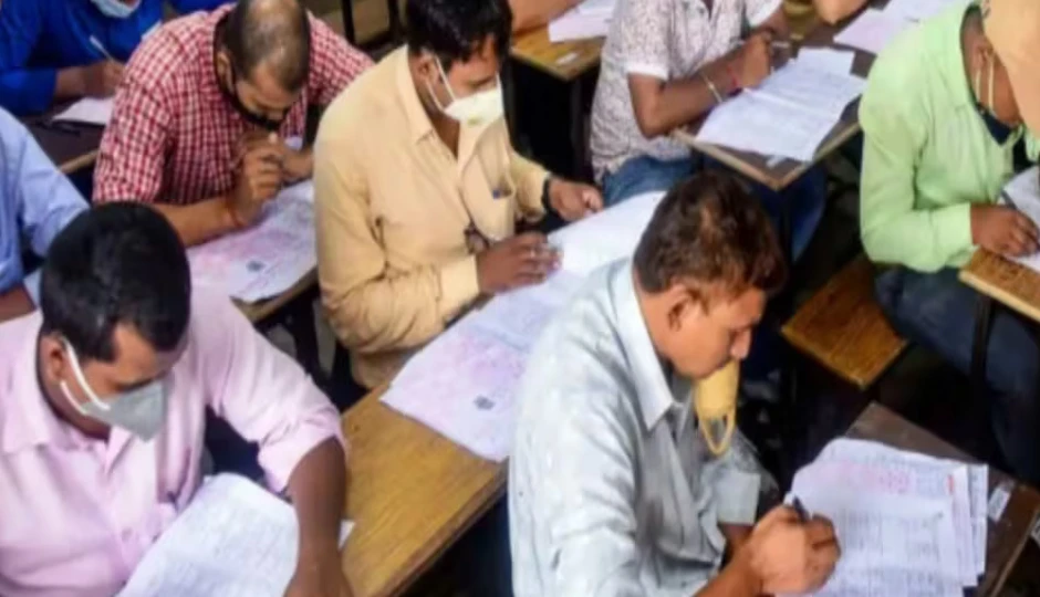 वरिष्ठ शिक्षक भर्ती परीक्षा में पेपर लीक का आरोप, छात्रों का हंगामा और नेताओं की मांग पर जांच शुरू