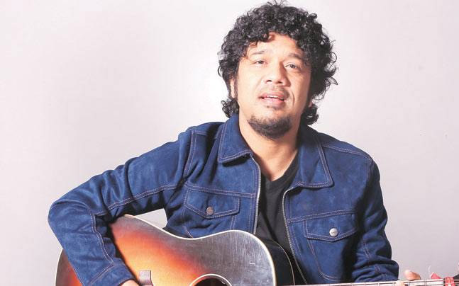singer papon,fir against singer papon,papon kissed minor girl,entertainment news