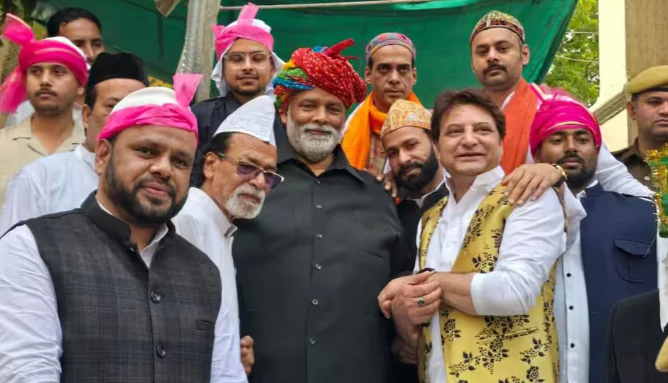 जेल से बाहर आते ही अजमेर दरगाह पहुंचे पप्पू यादव, बोले—‘ख्वाजा के दर पर भिखारी बेटे की तरह आया हूं’