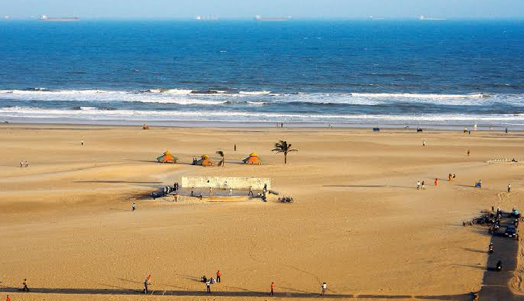 gokarna travel,places to explore in gokarna,kudle beach,om beach,mahabaleshwar temple,paradise beach,half-moon beach,mirjan fort,koti tirtha,bhadrakali temple,lalguli falls,maha ganapati temple