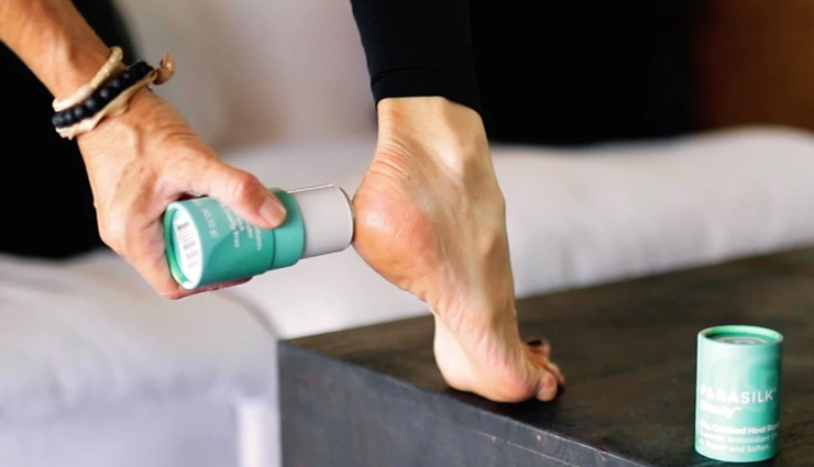 cracked heels,treat cracked heels,home remedies to treat cracked heels,heels care tips,heels care,leg beauty,beauty tips,beauty