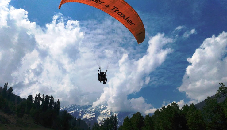 paragliding in india,places for paragliding in india,india,pithoragarh,bir-billing,manali,nainital,satpura,mussoorie