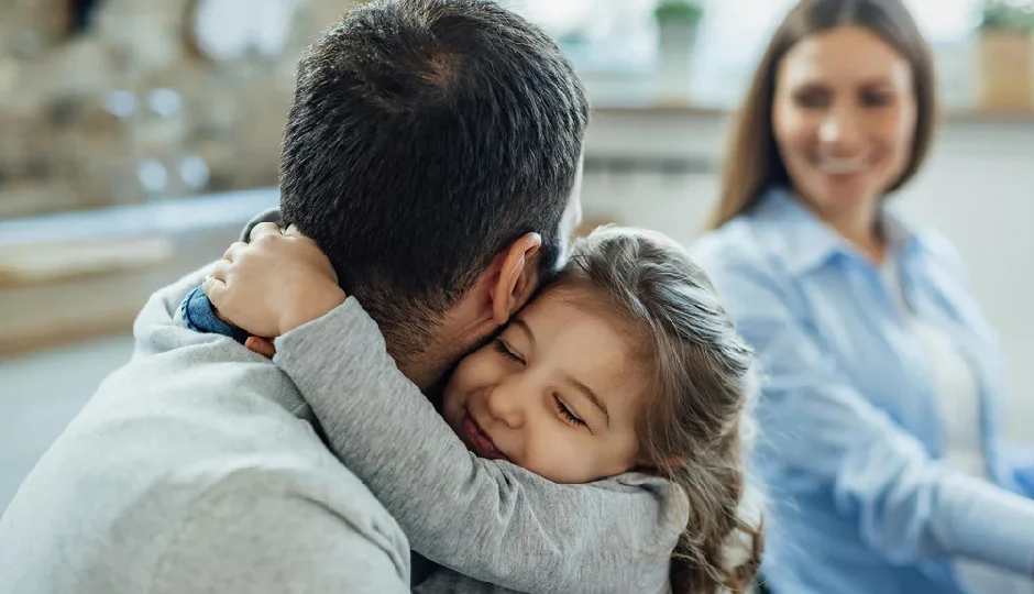 माता-पिता की ये 5 छिपी आदतें बच्चे चुपचाप अपना लेते हैं, जो उनकी ज़िंदगी पर पड़ती हैं भारी