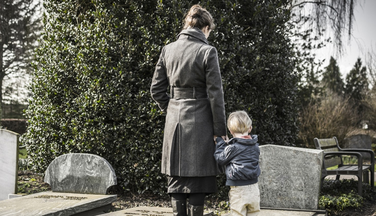 tips to cope with parents death,parents care tips,kids tips,family tips