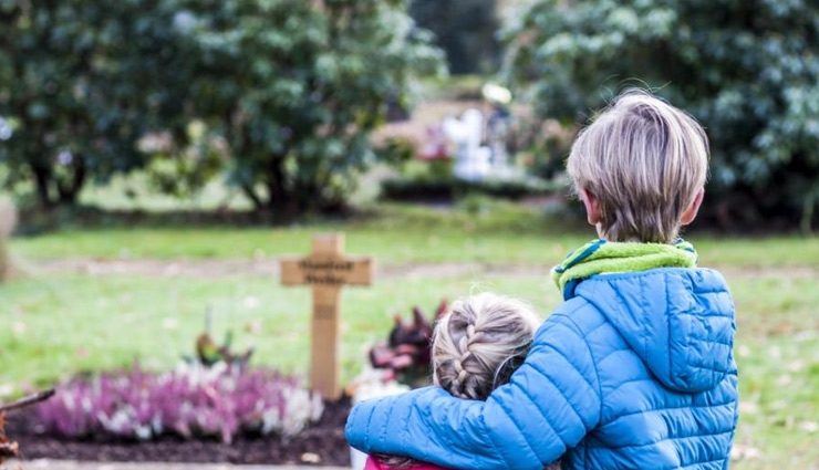 tips to cope with parents death,parents care tips,kids tips,family tips