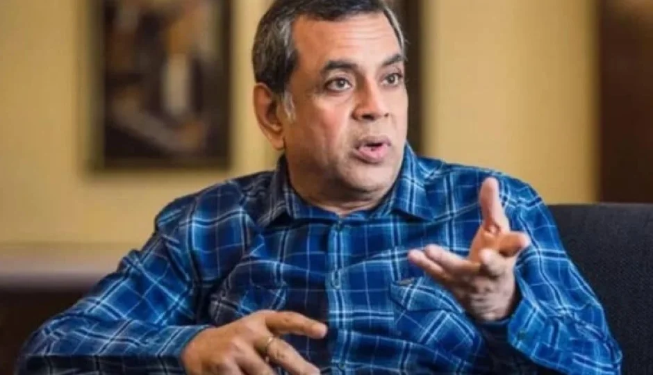 जब परेश रावल ने खोया आपा — दर्शक को जड़ा थप्पड़, एक शख्स के सिर पर पत्थर से किया हमला!