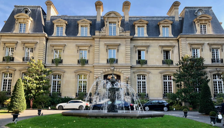 romantic hotels in paris,paris,the hidden hotel,saint james paris,hotel pont royal,la maison favart,pavillon de la reine