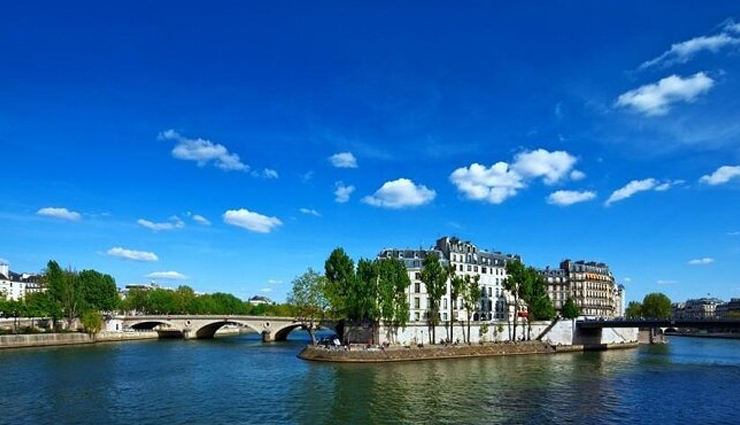 things to do in paris,paris honeymoon,places to visit in paris,temple of love,i love you wall,eiffel tower,ile saint louis,arc de triomphe,versailles