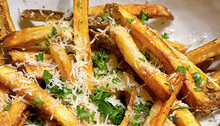 parmesan truffle fries recipe,gourmet truffle fries,how to make parmesan truffle fries,crispy truffle fries with parmesan,homemade gourmet fries with truffle oil,easy parmesan truffle fries recipe,irresistible truffle fries with parmesan cheese,indulgent truffle fries for food lovers,restaurant-style parmesan truffle fries at home,gourmet twist on classic french fries