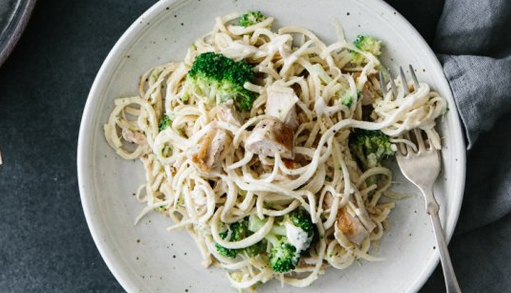 parsnip noodle chicken alfredo,hunger struck,food,easy recipe