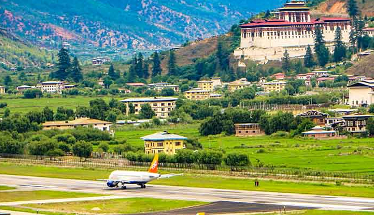 world most scenic airport,most dangerous airport,paro international airport,paro airport bhutan,bhutan airport,himalayan airport,extreme airport landings,high altitude airports,challenging airports,dangerous runways,scenic airport landings,bhutan travel,paro airport landing experience,adventure airports,stunning airports