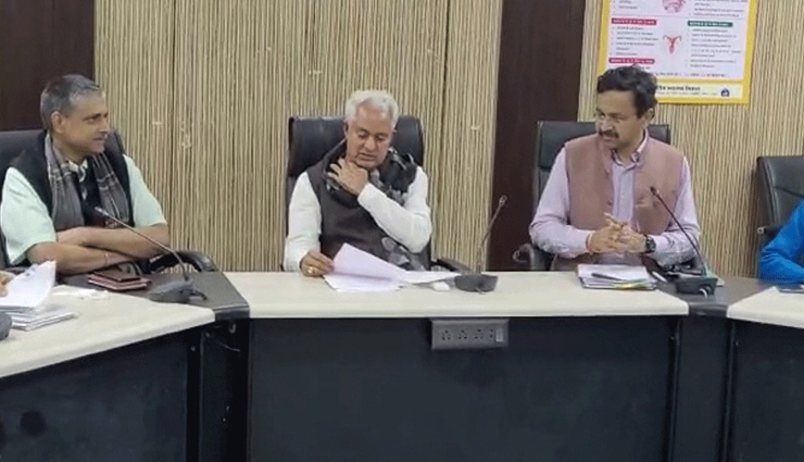 जयपुर : कोरोना की कम होती जांच पर स्वास्थ्य मंत्री ने ली अफसरों की क्लास, कहा हर दिन हो 1 लाख जांचें