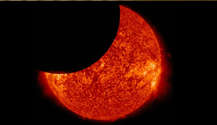 Surya Grahan 2018: आज है साल का आखिरी सूर्य ग्रहण, इन 6 राशियों के लोगों को होगा फायदा