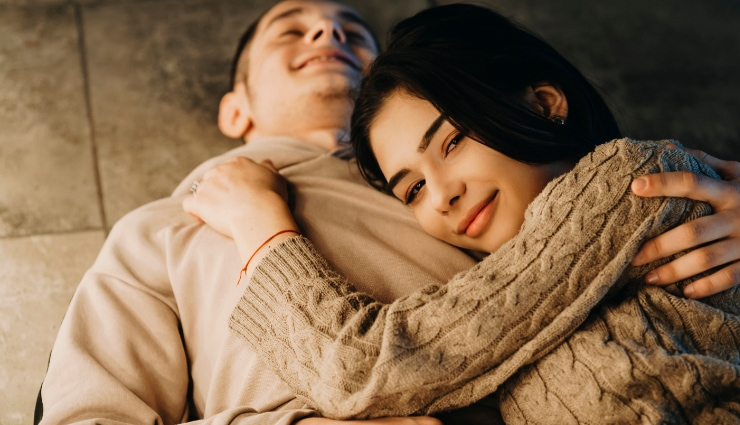 reasons not to give up on love,benefits of being in love,finding love when least expected,personality development through love,impact of giving up on love on personality,waiting for the right person,love and self-perception,perseverance and hard work in relationships