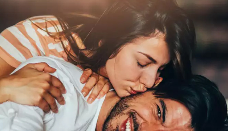 reasons not to give up on love,benefits of being in love,finding love when least expected,personality development through love,impact of giving up on love on personality,waiting for the right person,love and self-perception,perseverance and hard work in relationships